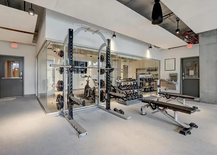 Boulevard Highrise Stu Sky Pool Parking Gym 26 *